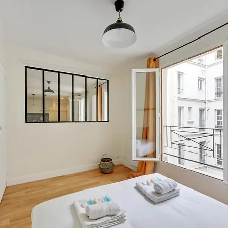 604 Lizzy - Superb In * Parijs